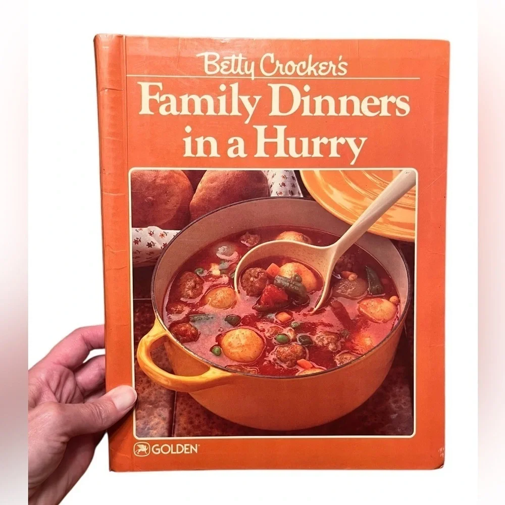 Lot of 2 Vintage Betty Crocker Cookbooks: 1984 Dinner in a hurry & 1985 Do Ahead